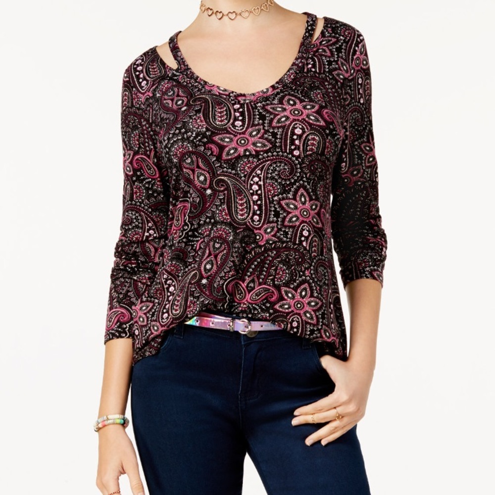 🇺🇸🇺🇸🇺🇸PRINTED CUT OUT NECK TOP 😍